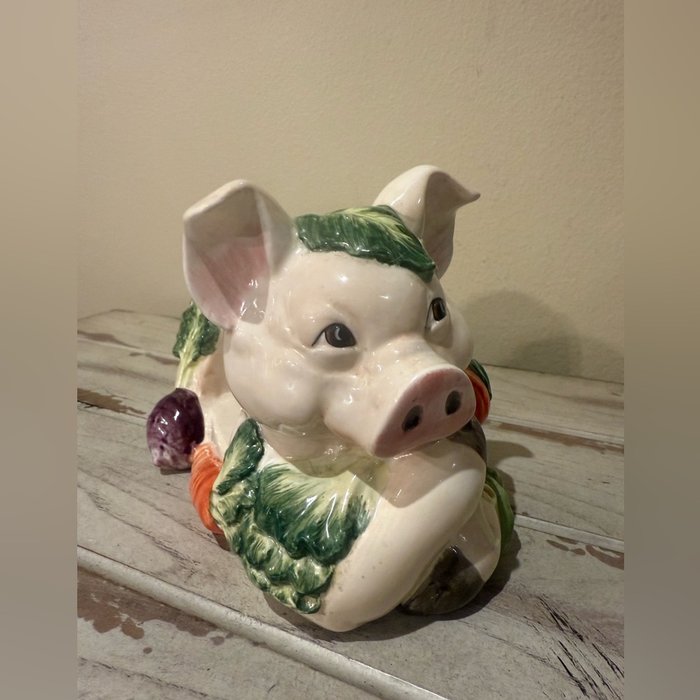 Fitz & Floyd Percy the Pig Vegetables Ceramic Napkin Mail Holder